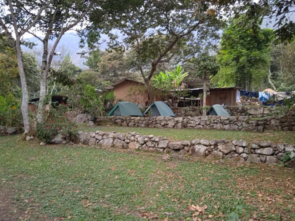 Lia B&B Lucmabamba Sahuayaco エクステリア 写真