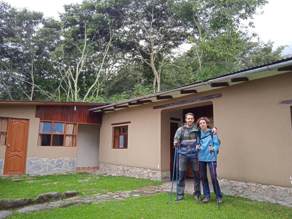 Lia B&B Lucmabamba Sahuayaco エクステリア 写真