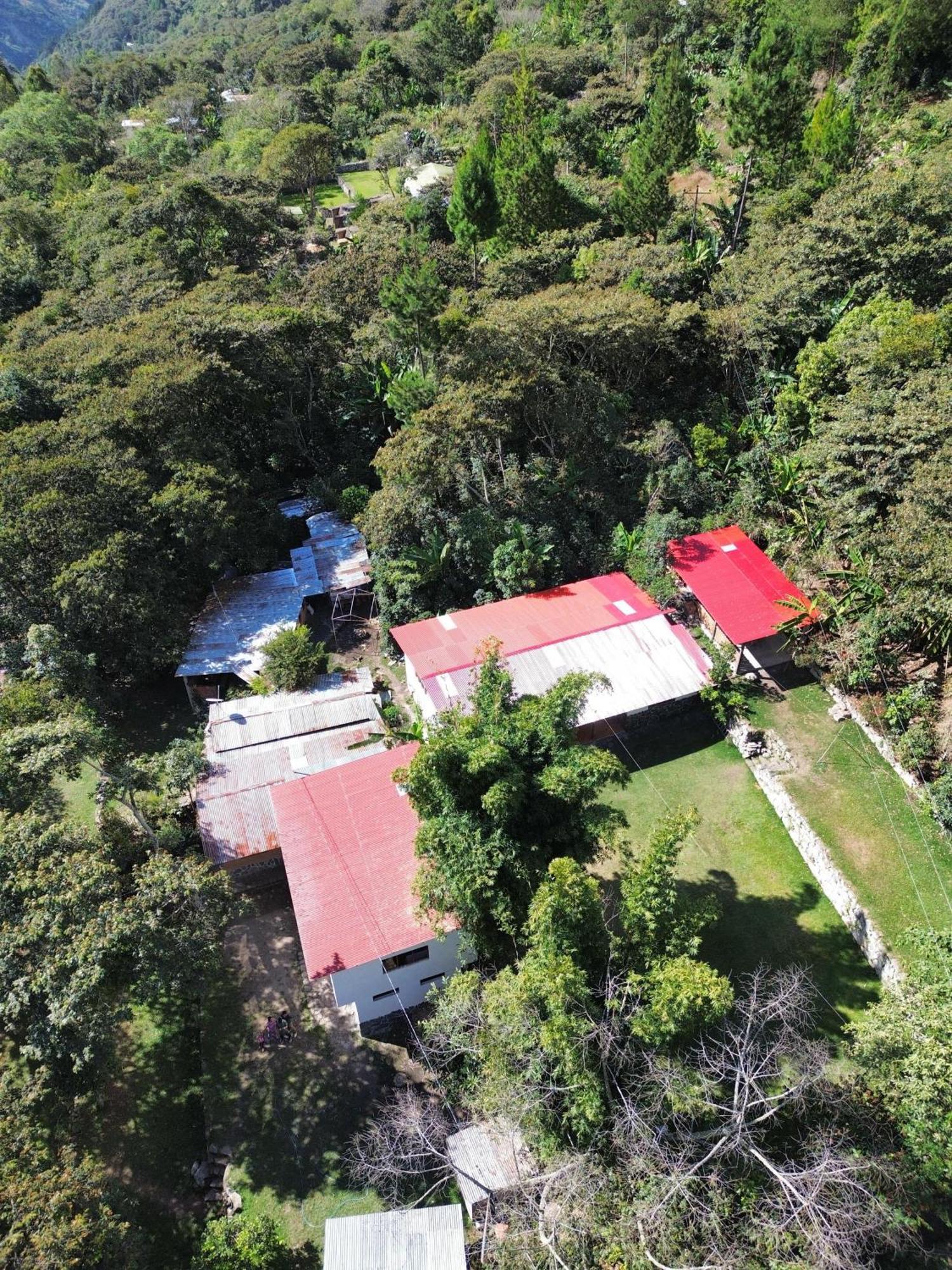 Lia B&B Lucmabamba Sahuayaco エクステリア 写真